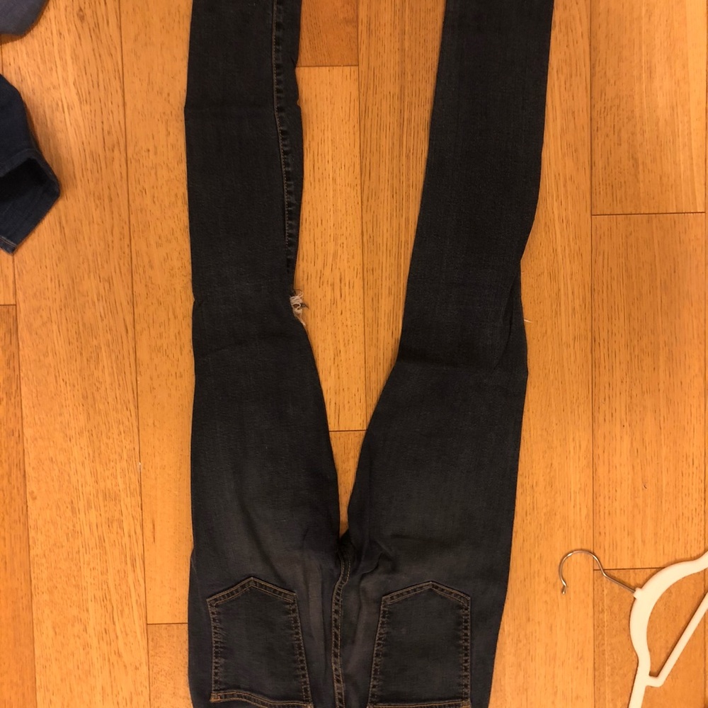 Ripped skinny jeans